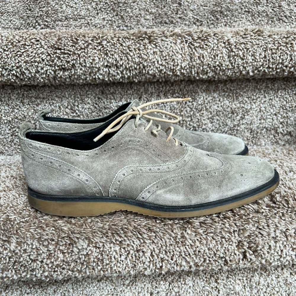 Burberry Men’s  Beige  Suede Oxford Brogues. - Picture 2 of 13